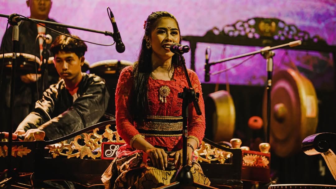 Detail instrumen musik tradisional